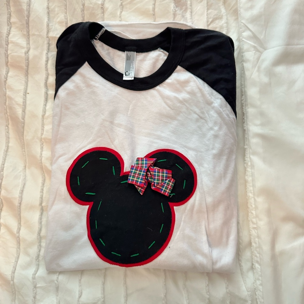 DISNEY -quarter sleeve shirt